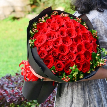 浪漫告白-33朵红玫瑰花束