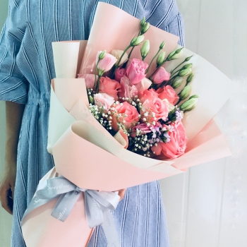 浪漫倾情-韩式混搭6朵粉玫瑰花束