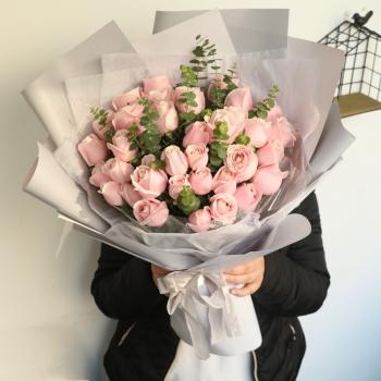 粉色佳人-33朵粉红雪山玫瑰花束