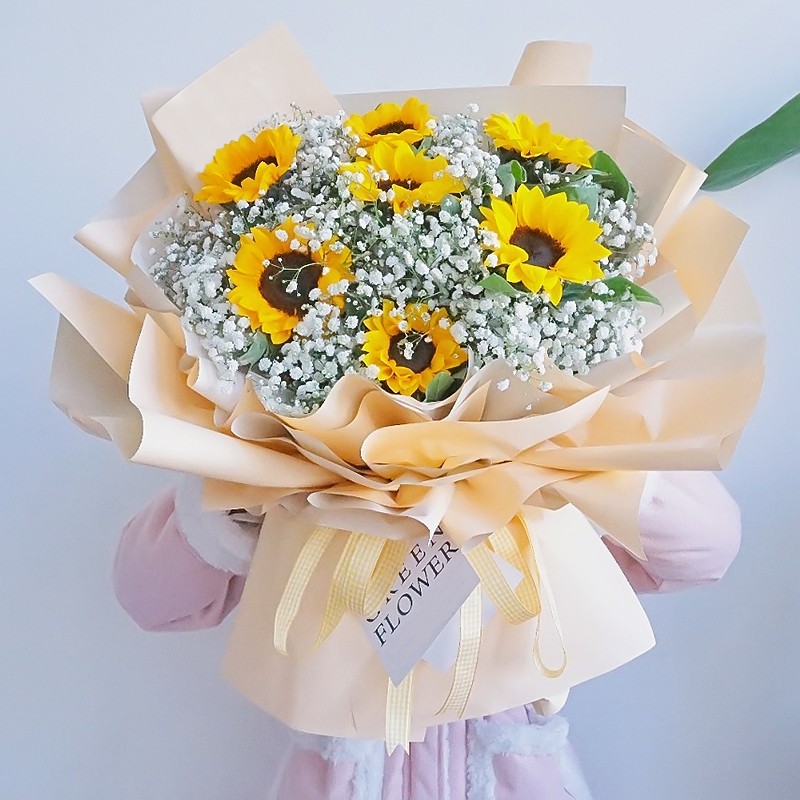 向阳温暖-7朵向日葵满天星花束